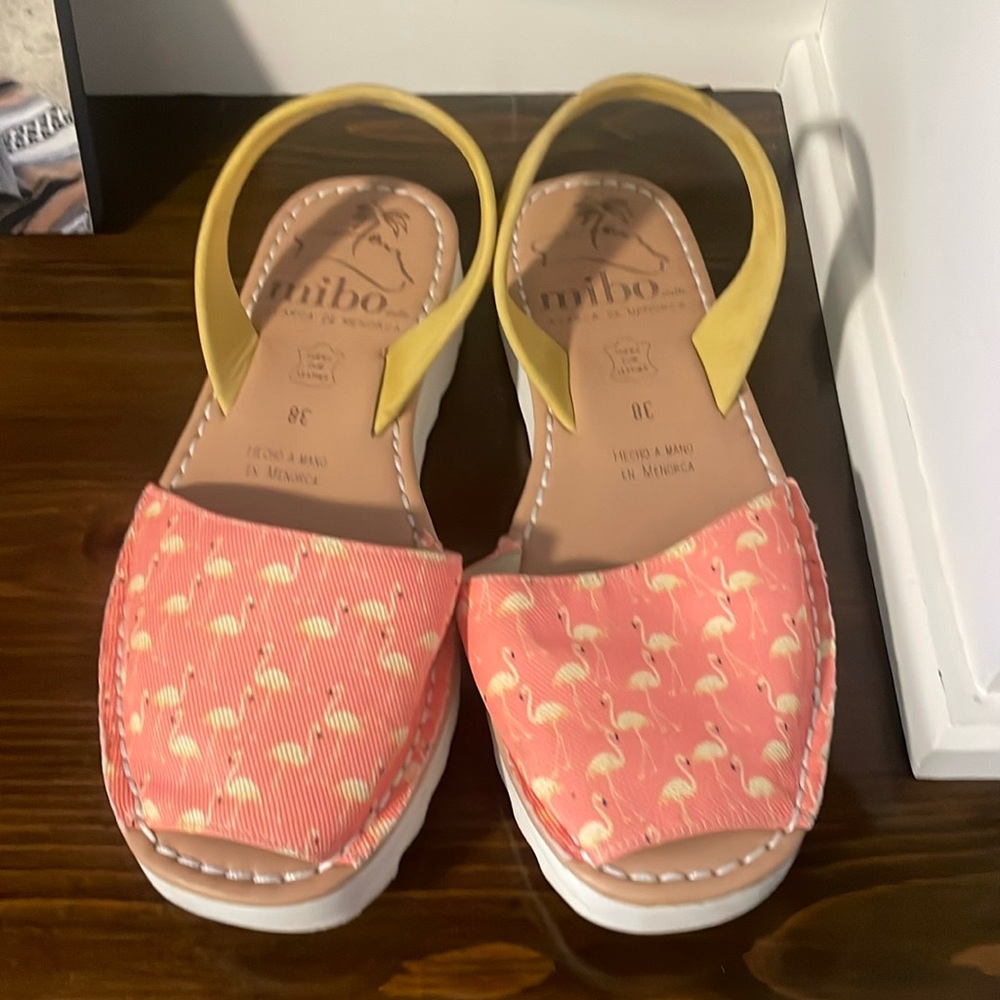 Mibo Pink Flamingo Sandals 38 NWOT